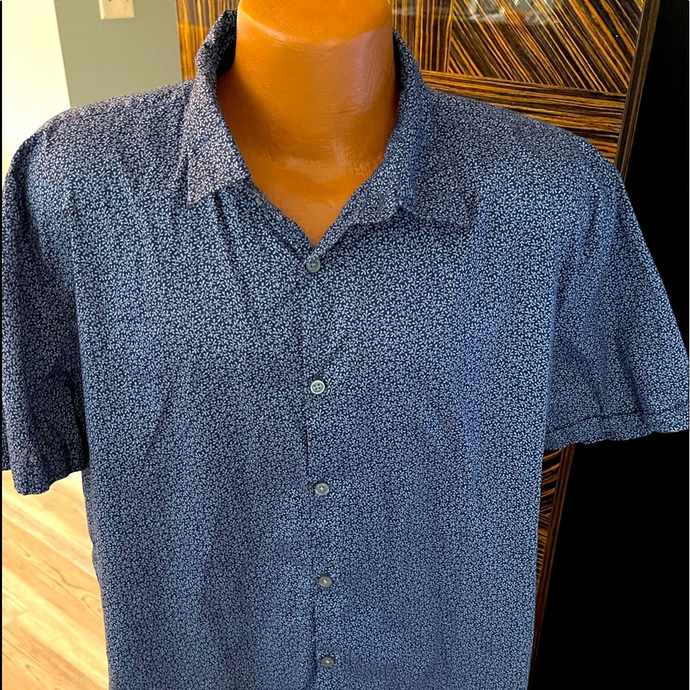 John Varvatos Men’s short sleeve shirt